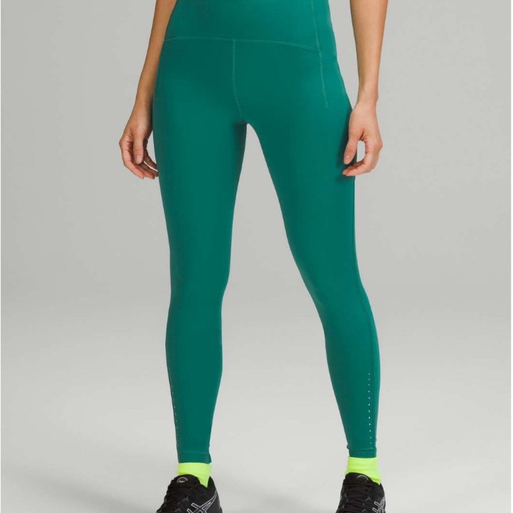 Lululemon Swift Speed High-Rise Tight 28"
Teal Lagoon Size XS